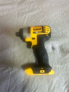 DeWALT 20V Max Cordless Impact Driver Body - Yellow/Black